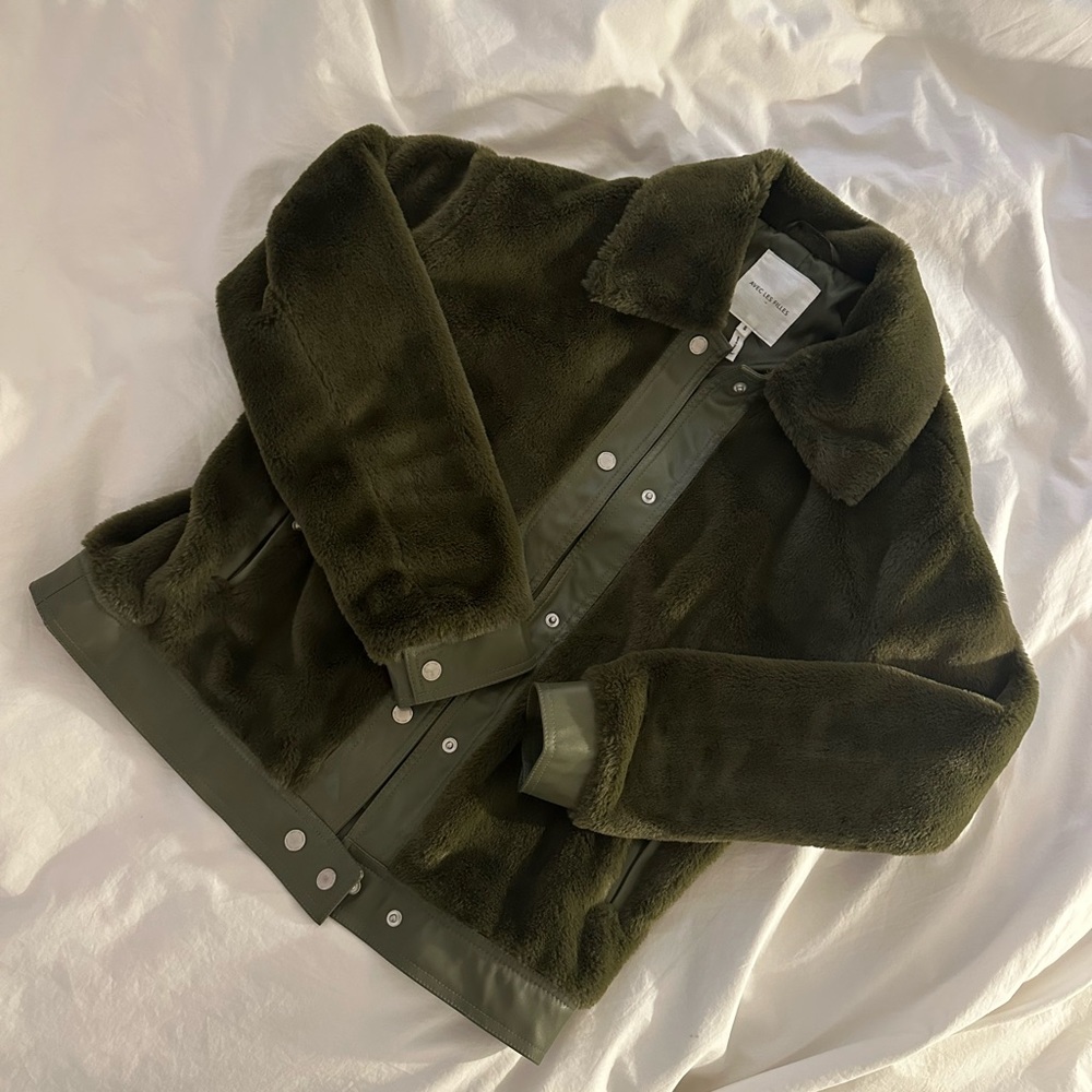 Avec Les Filles green fur bomber jacket with leather detailing 

Size S